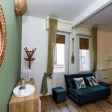 Апартаменты 5 Mins To The Beach, Cozy *