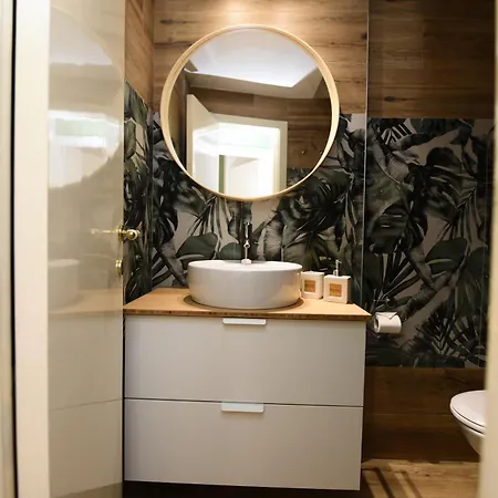 5 Mins To The Beach, Cozy Apartment *