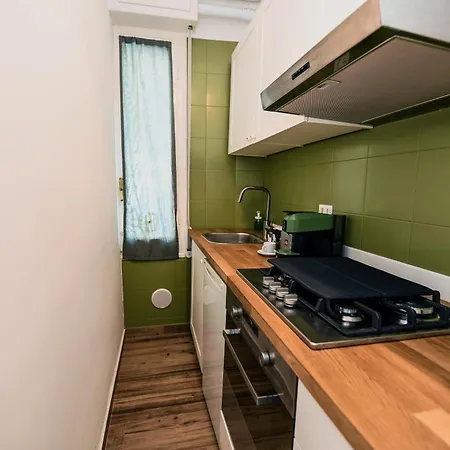 Apartment 5 Mins To The Beach, Cozy *