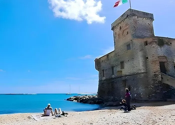 5 Mins To The Beach, Cozy Апартаменты