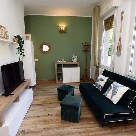 Apartment 5 Mins To The Beach, Cozy