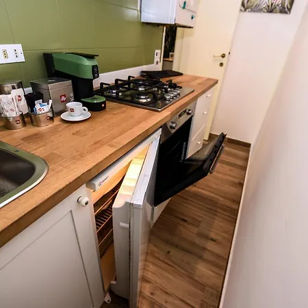 5 Mins To The Beach, Cozy